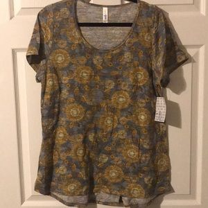 🎉 3/$20 Classic Tee.